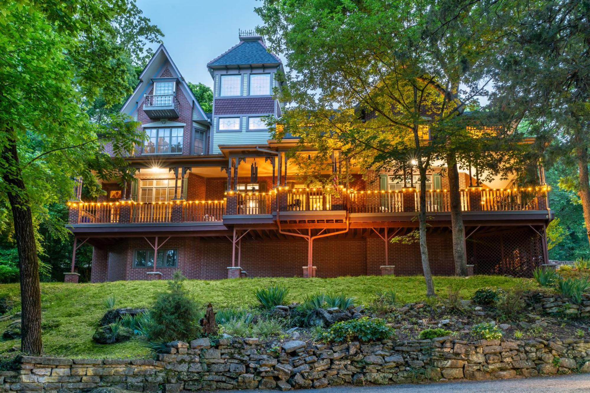 Angel At Rose Hall Hotel Eureka Springs Exterior photo