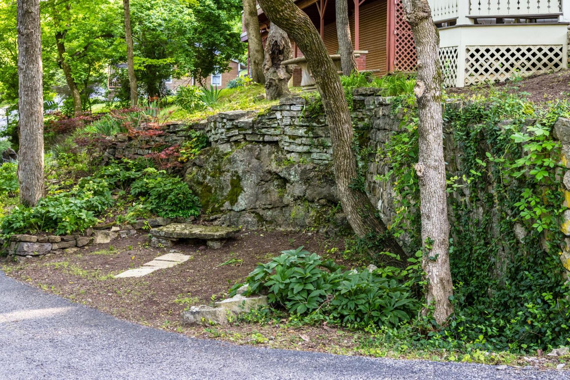 Angel At Rose Hall Hotel Eureka Springs Exterior photo